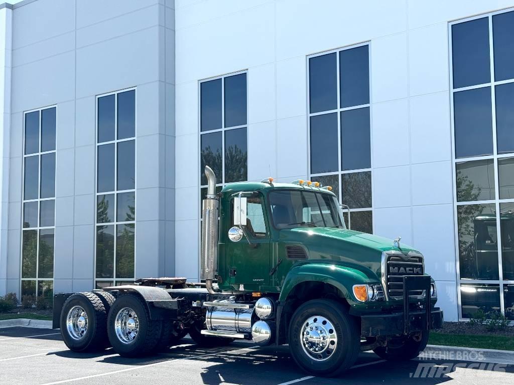 Mack Granite CV713 Cabezas tractoras