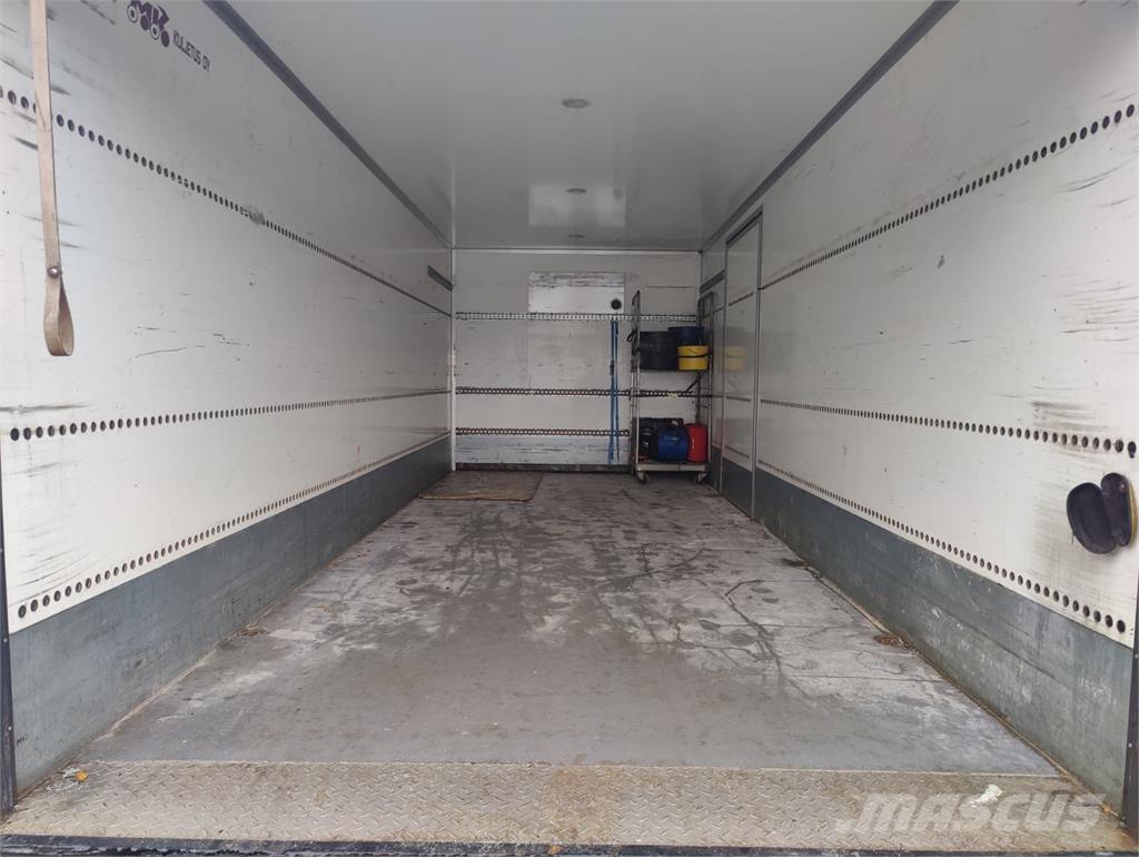 Volvo FL 250 Camiones caja cerrada