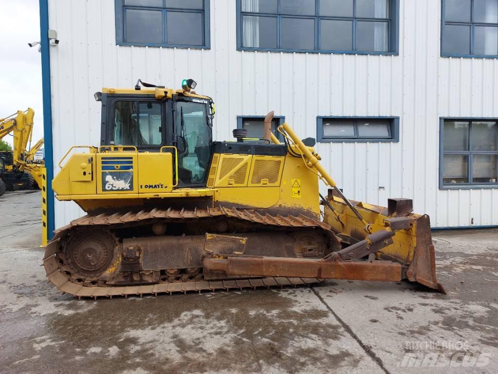 Komatsu D65PX-18 Buldozer sobre oruga