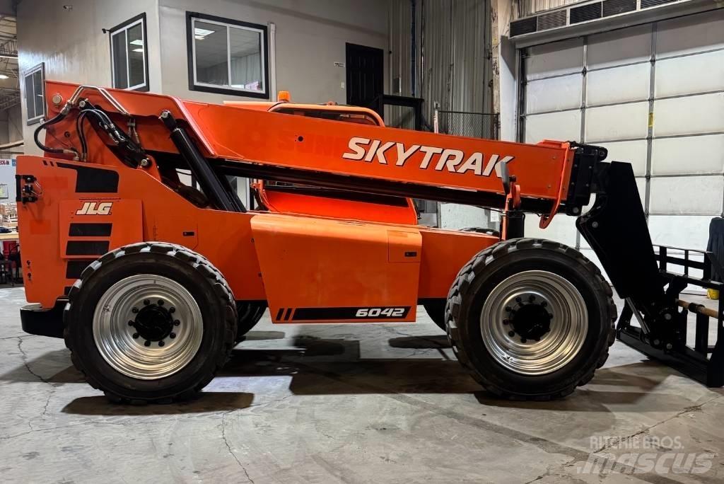 SkyTrak 6042 Carretillas telescópicas