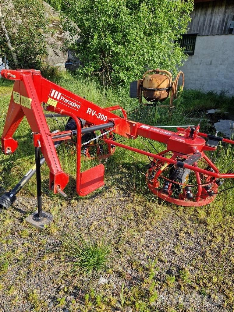 Fransgård RV 300 Rastrillos y henificadores