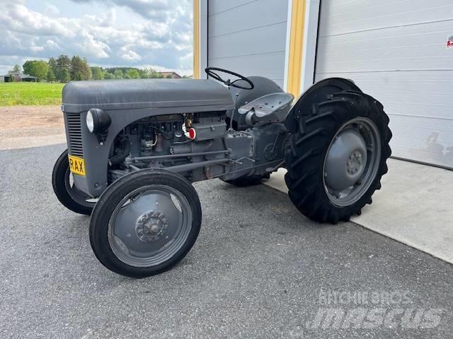 Massey Ferguson ted Tractores