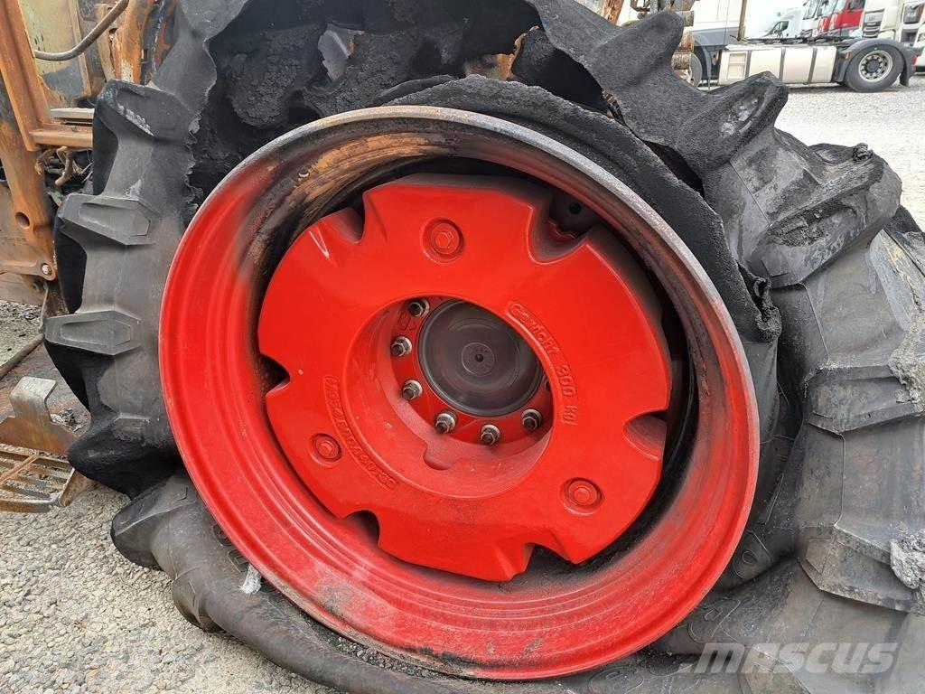 Fendt 724 Vario Tractores