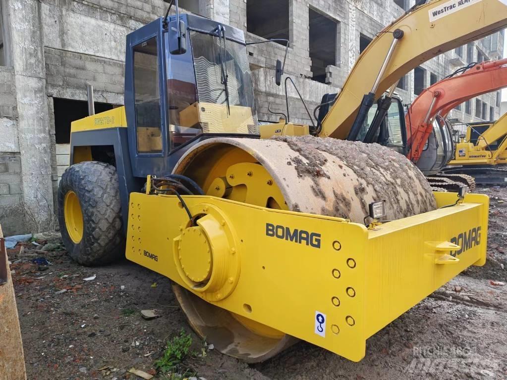 Bomag BW 217 D-2 Rodillos de un solo tambor