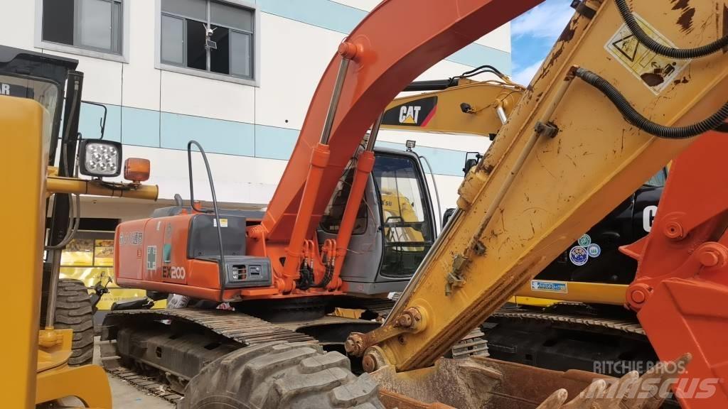 Hitachi EX 200-5 Excavadoras de cadenas