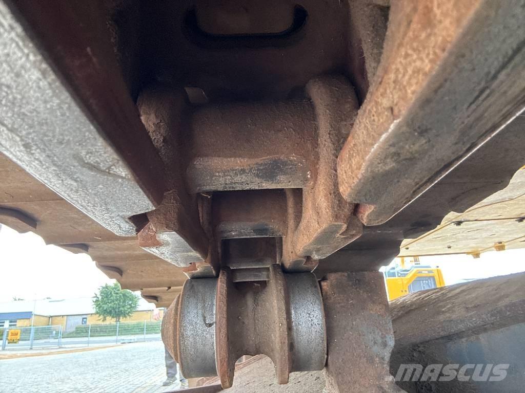 Komatsu HB215LC-1 Excavadoras de manutención