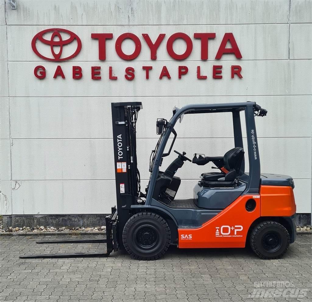 Toyota 52-8FDF25 Carretillas diesel