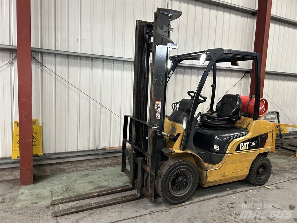 CAT GP25N Carretillas LPG