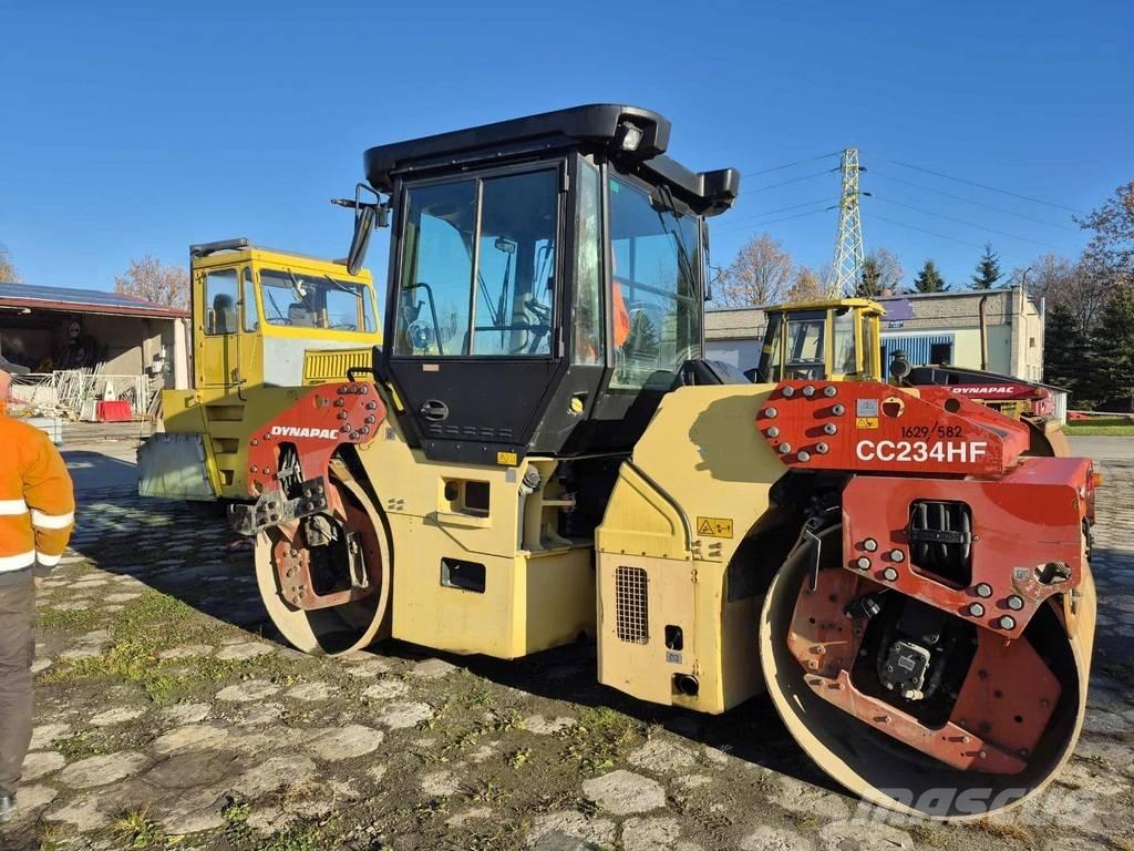 Dynapac CC 234 HF Rodillos de doble tambor