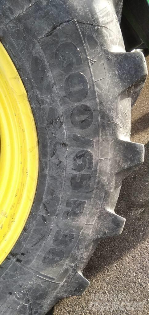 John Deere 6105 RC Tractores