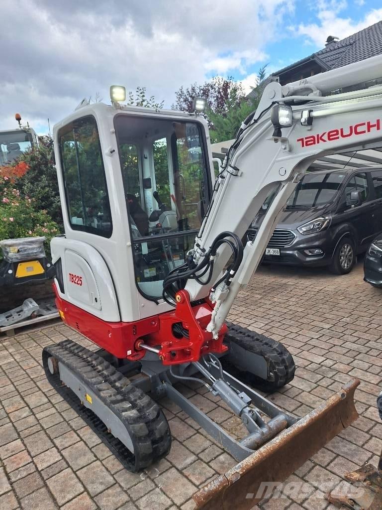 Takeuchi TB 225 Mini excavadoras < 7t