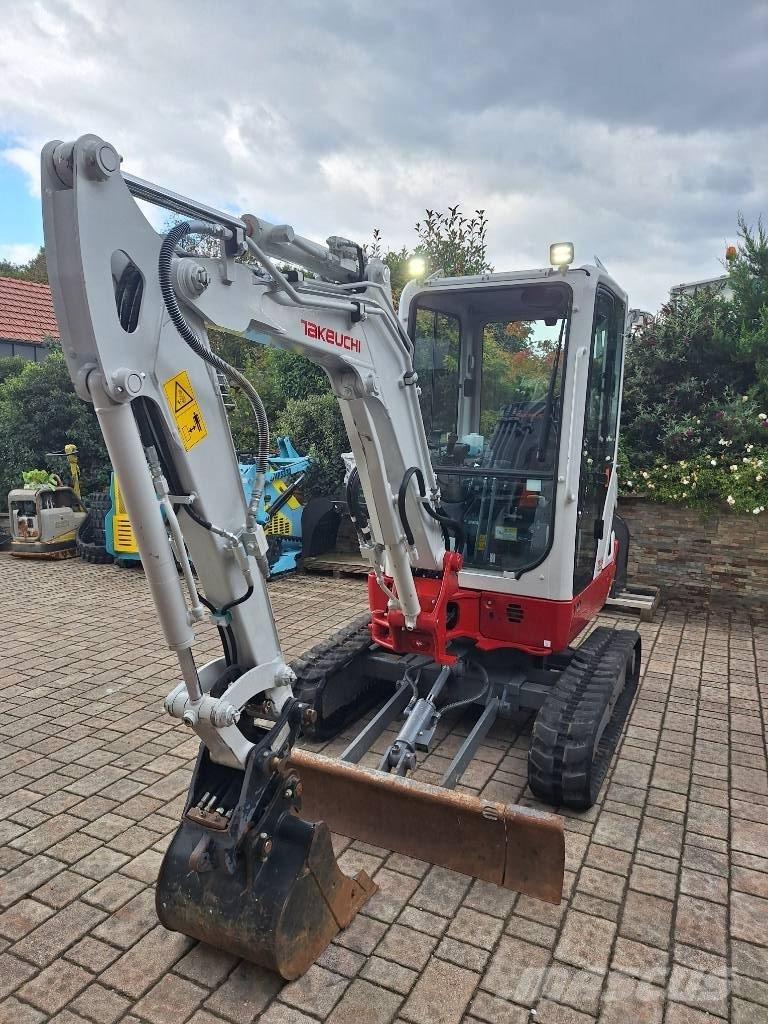 Takeuchi TB 225 Mini excavadoras < 7t
