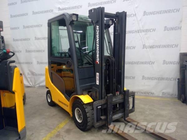 Jungheinrich TFG 320 Carretillas LPG