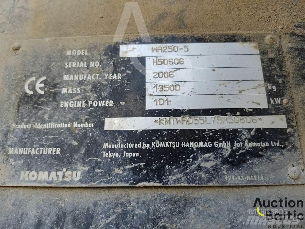 Komatsu WA250-5 Cargadoras sobre ruedas