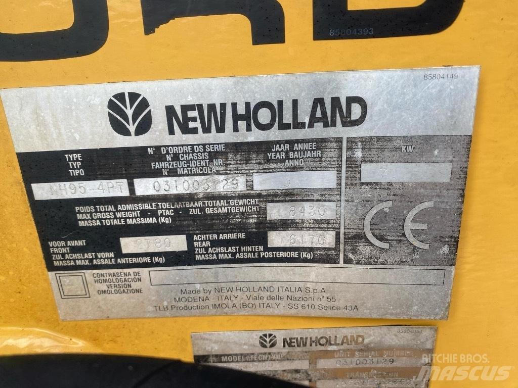 New Holland NH 95 Retrocargadoras
