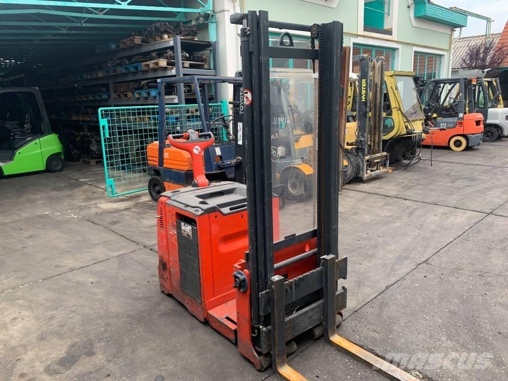 Linde L12AC V-3818 Apiladores eléctricos autopropulsados