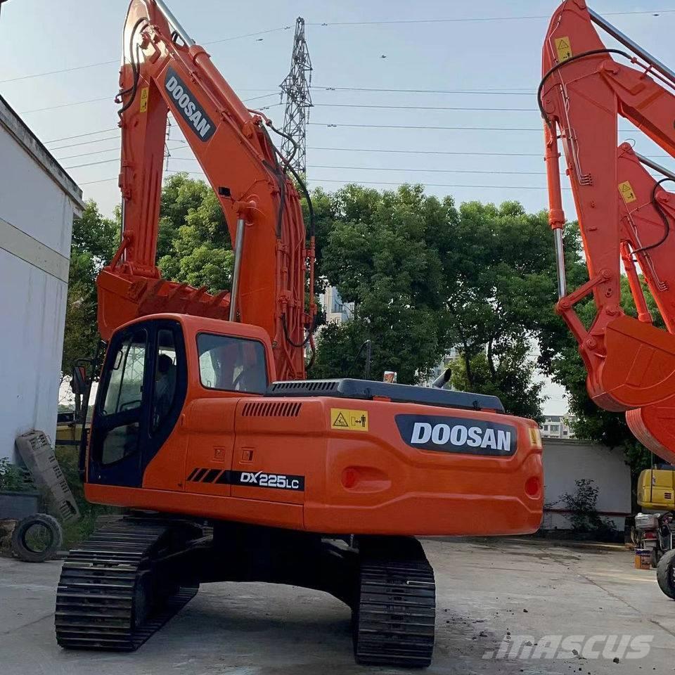 Doosan DX 225 Excavadoras de cadenas