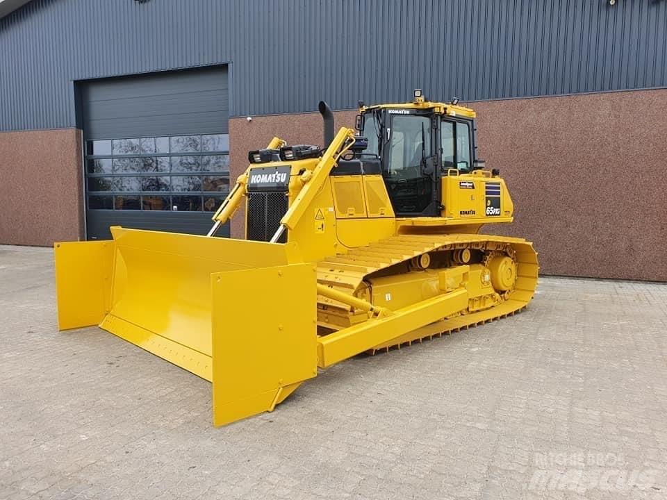 Komatsu D 65 PX-17 Buldozer sobre oruga