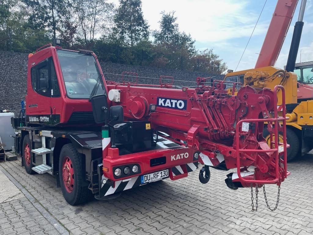 Kato CR-130Rf Grúas autopropulsadas