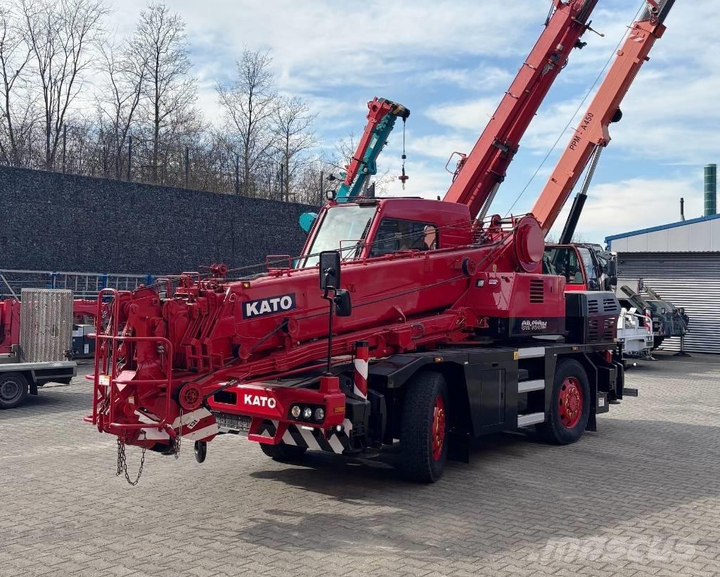 Kato CR-130Rf Grúas autopropulsadas
