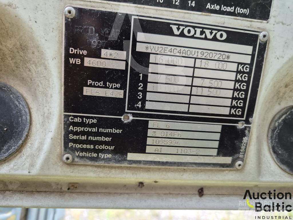 Volvo FL6 Camiones cisterna