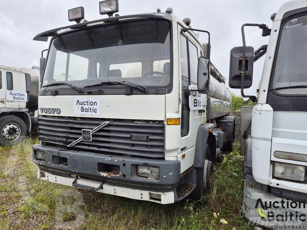 Volvo FL6 Camiones cisterna