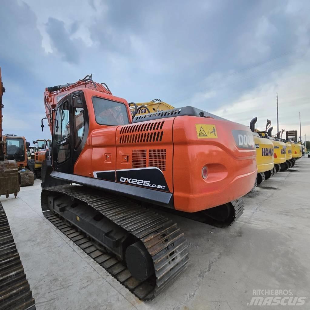 Doosan DX 225 LC Mini excavadoras < 7t