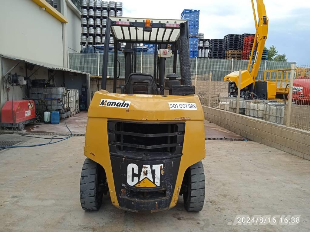 CAT DP 40 Carretillas diesel