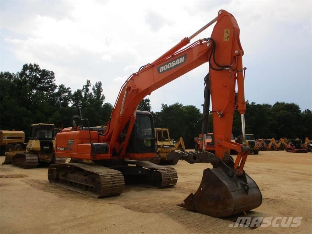 Doosan DX 225 Excavadoras de cadenas