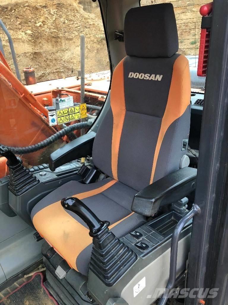 Doosan DX 225 Excavadoras de cadenas