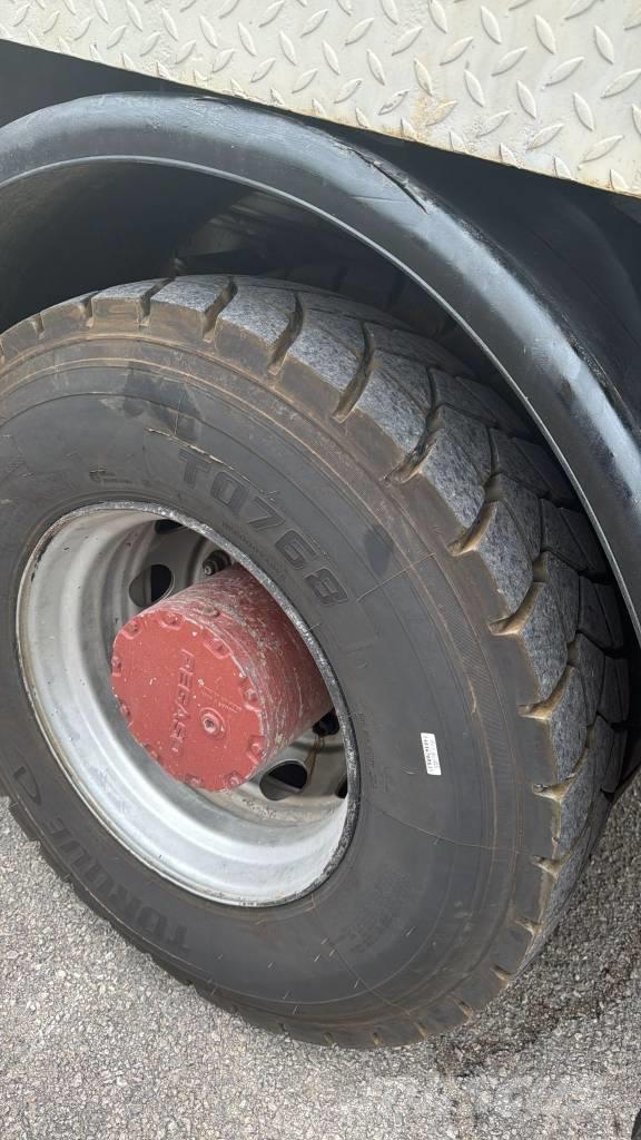  BOMBA HORMIGON Camión hormigonera