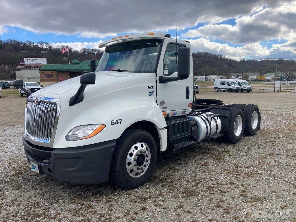 International LT Cabezas tractoras