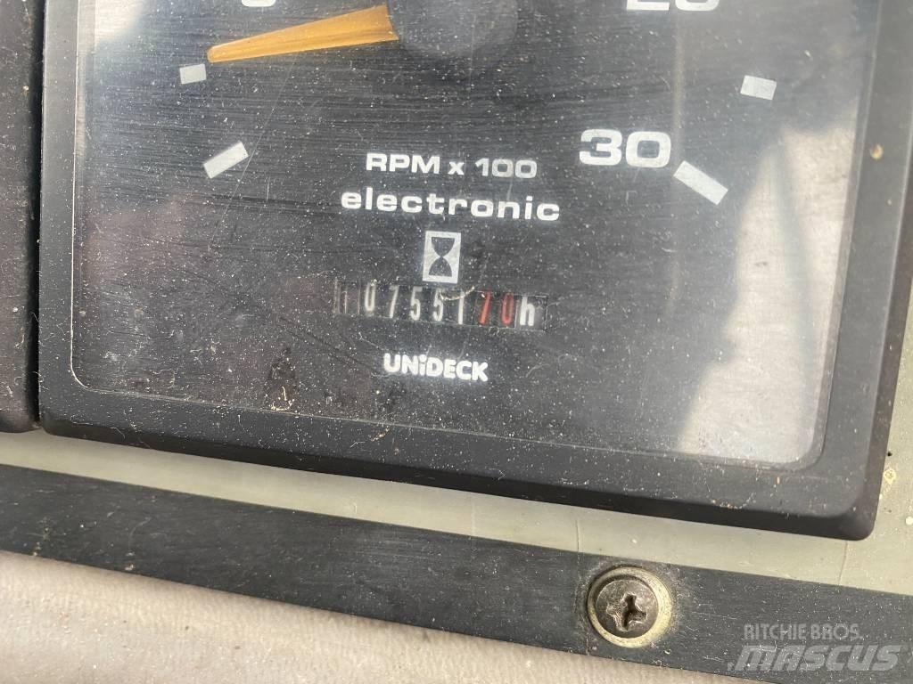 Fai KOMATSU 698 Retrocargadoras