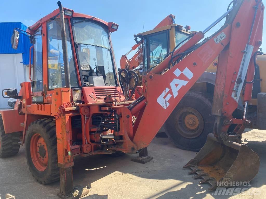 Fai KOMATSU 698 Retrocargadoras