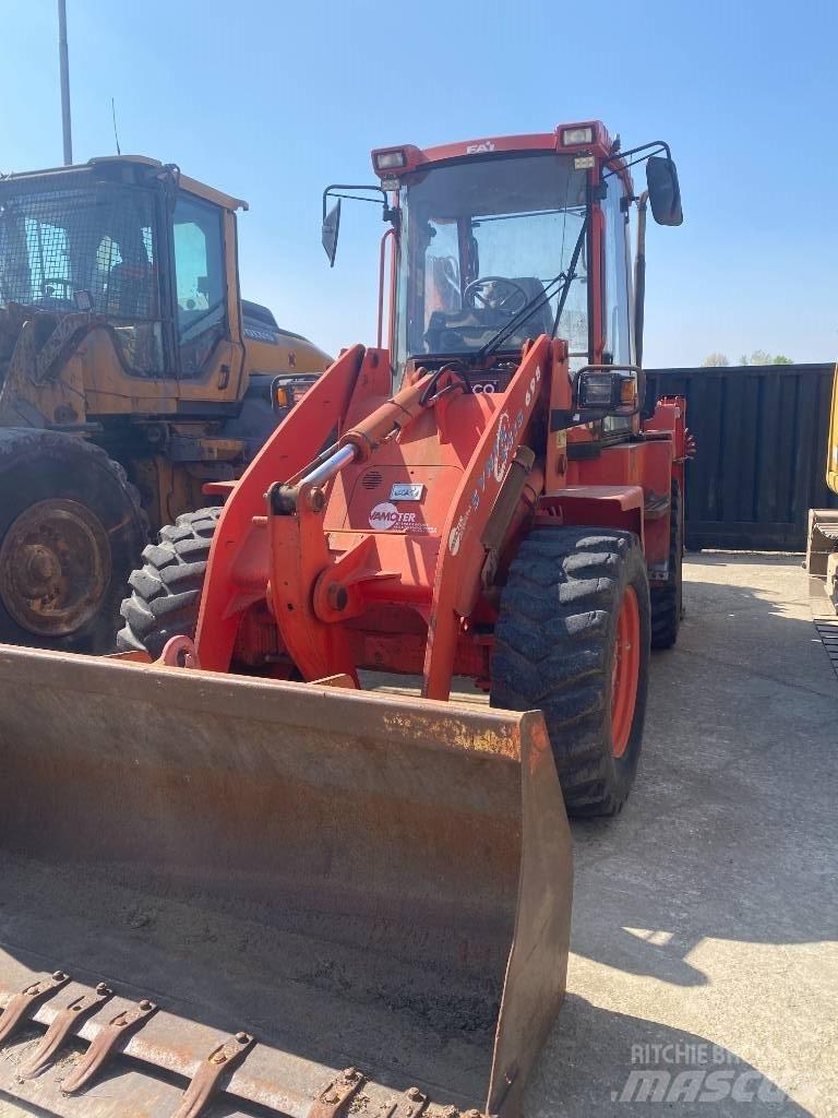 Fai KOMATSU 698 Retrocargadoras