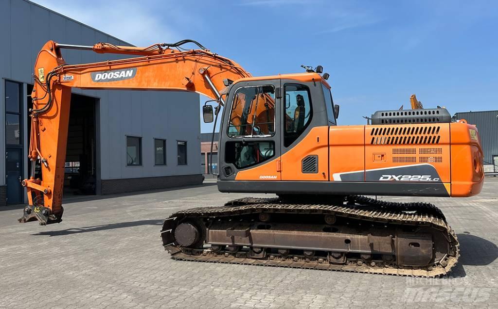 Doosan DX 225 LC-3 Excavadoras de cadenas