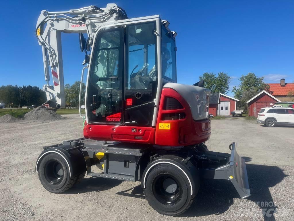 Takeuchi TB 370 W Excavadoras de ruedas