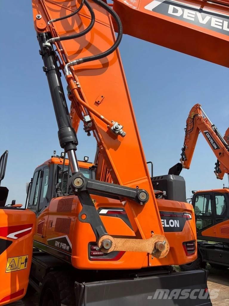 Develon DX255LC-7 Excavadoras de cadenas