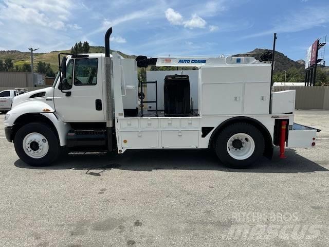 International 4300 Vehículos - Taller