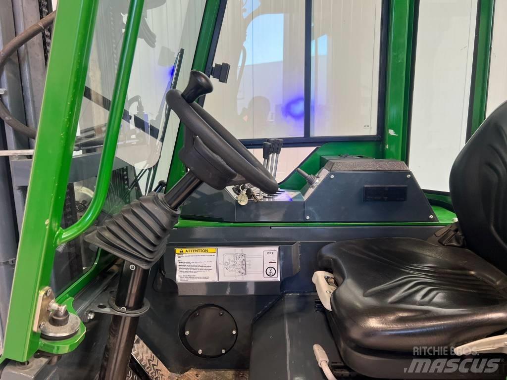 Combilift CBE2500 4 vías o cuatro caminos
