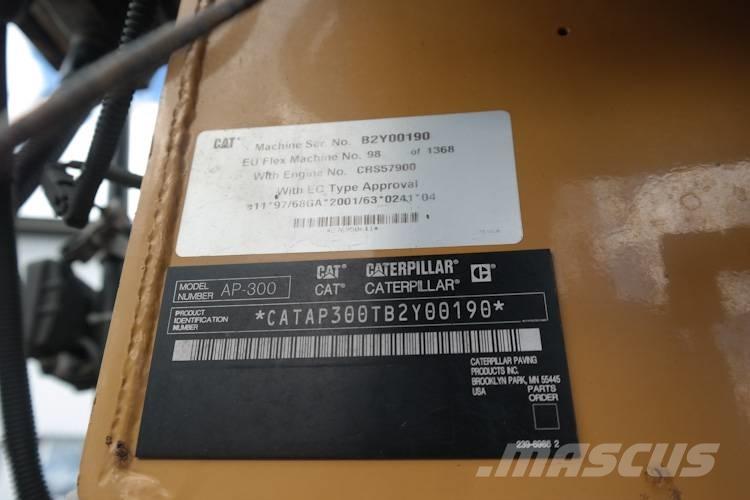 CAT AP 300 Asfaltadoras