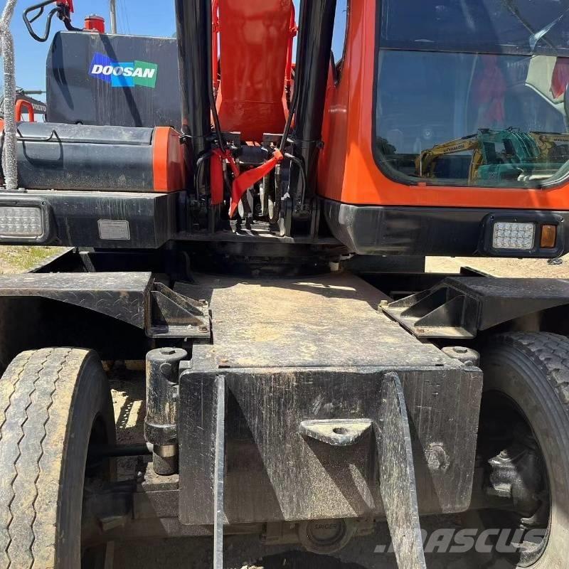 Doosan DX150W Excavadoras de ruedas