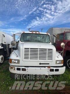 International 4700 Camiones plataforma