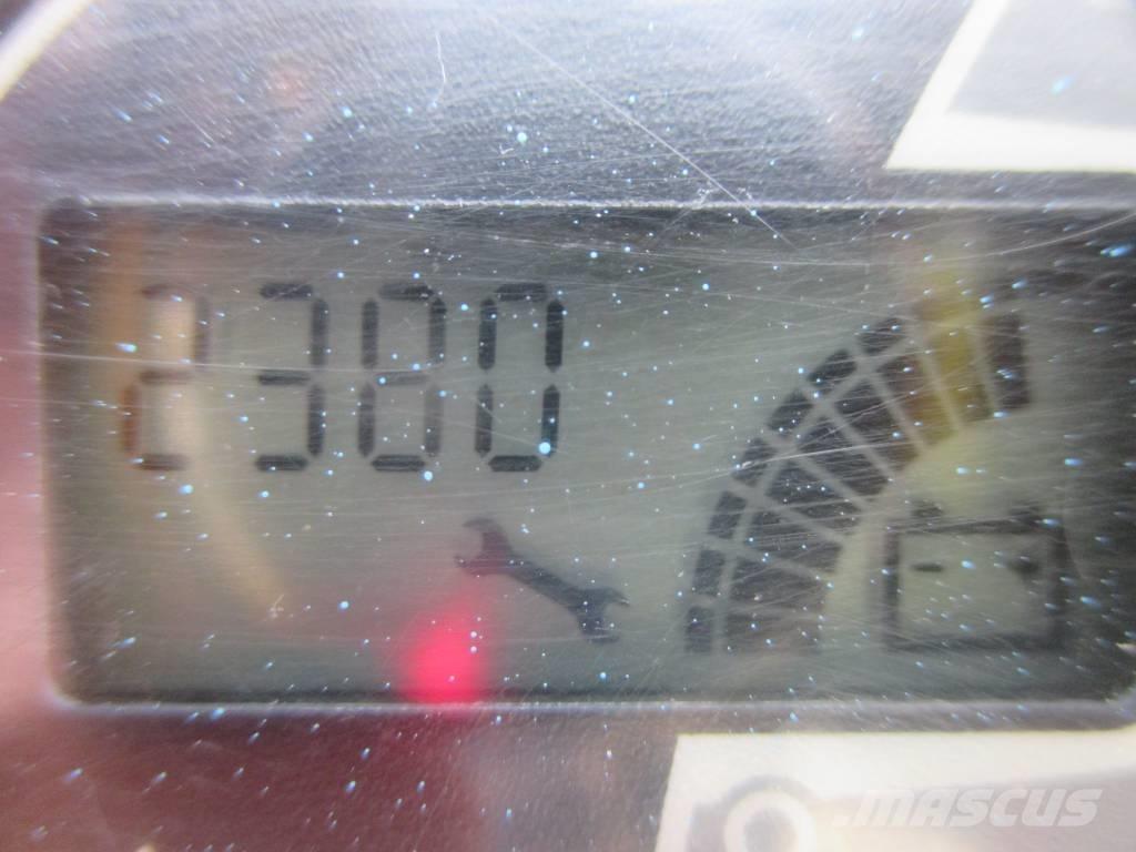 JLG Toucan 8 E Ascensores de personal y montacargas de acceso