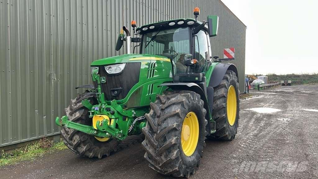 John Deere 6215R Tractores