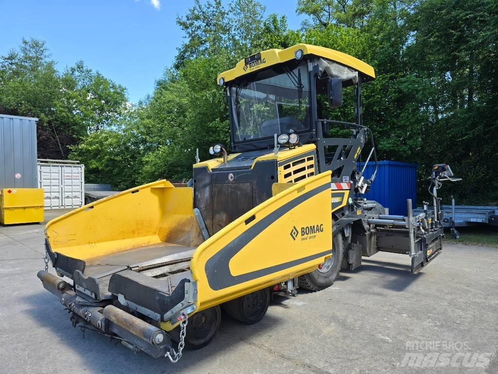 Bomag BF 300 P-2 Asfaltadoras