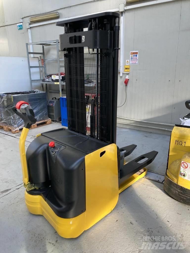 Hyster S 1.6 Apiladores eléctricos