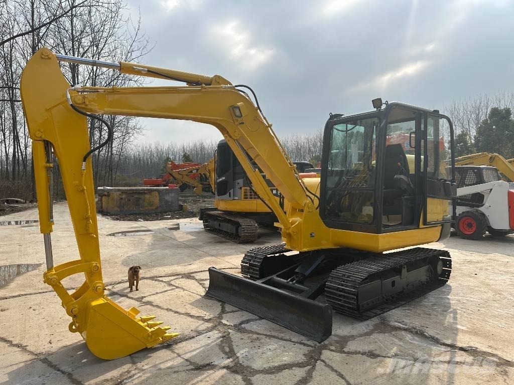 Komatsu PC56-7 Excavadoras de cadenas