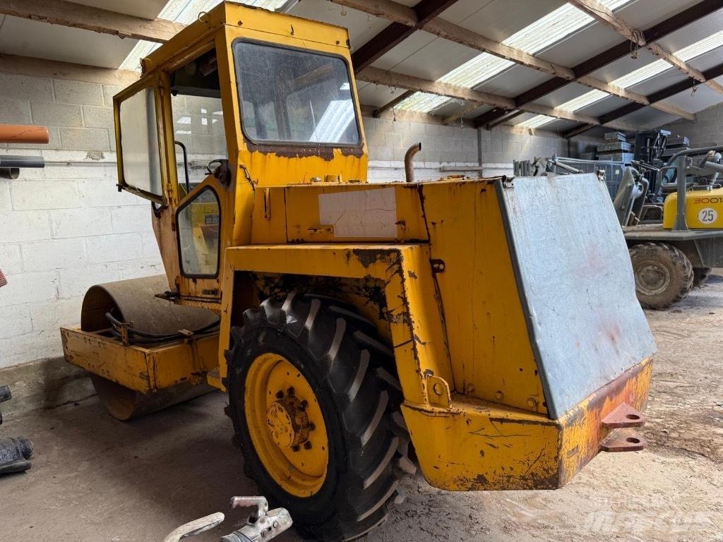 Bomag BV 142 Rodillos de doble tambor