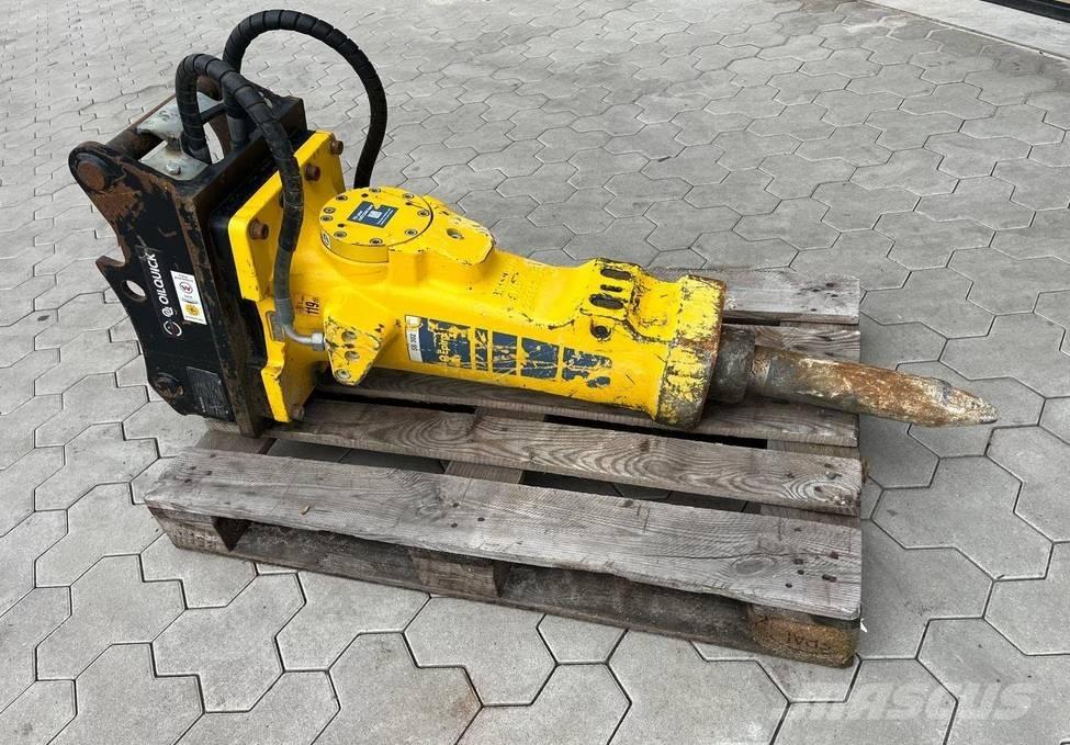 Epiroc SB302 Cubas tritutadora
